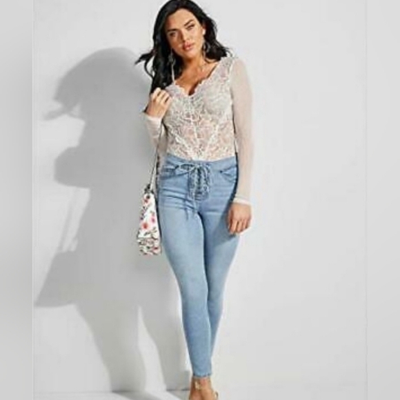NWOT GUESS Sz L Ivory color Sariyah Sheer Lace & Mesh Bodysuit - Picture 4 of 8